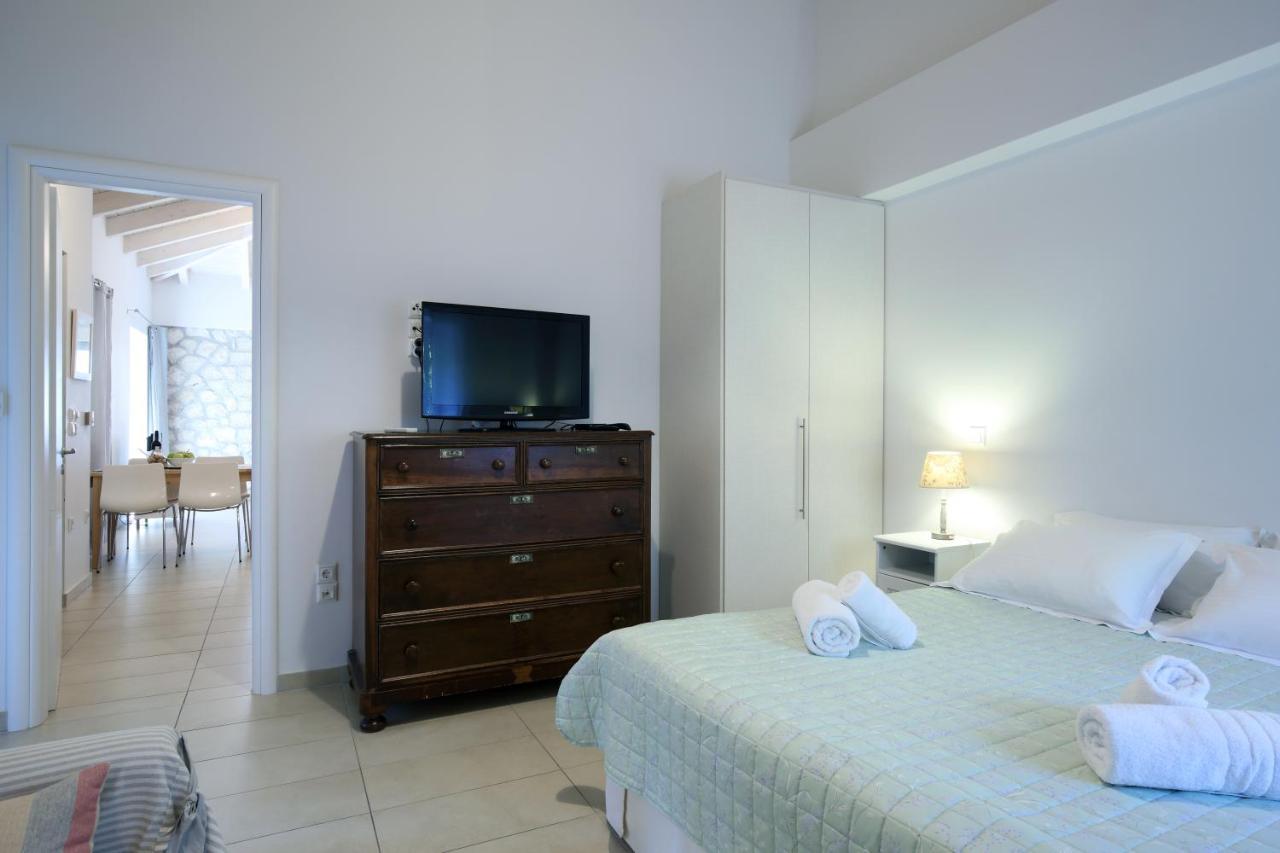 Wild Sea Apartments Agios Nikitas Exterior photo