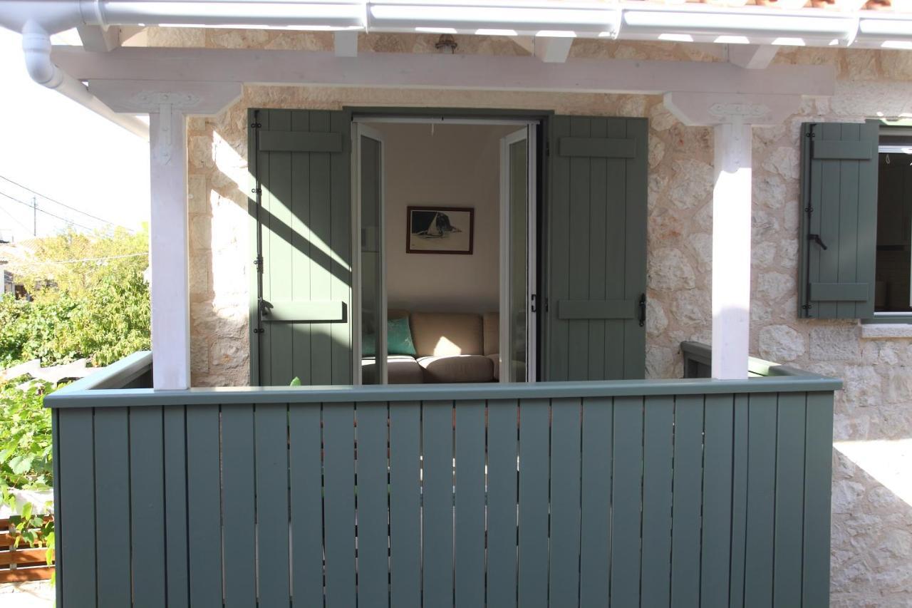 Wild Sea Apartments Agios Nikitas Exterior photo